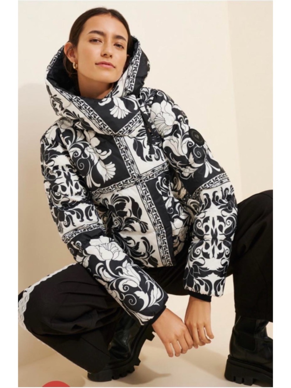 Obermeyer Calypso Down Ski Jacket Black White Printed Size 2